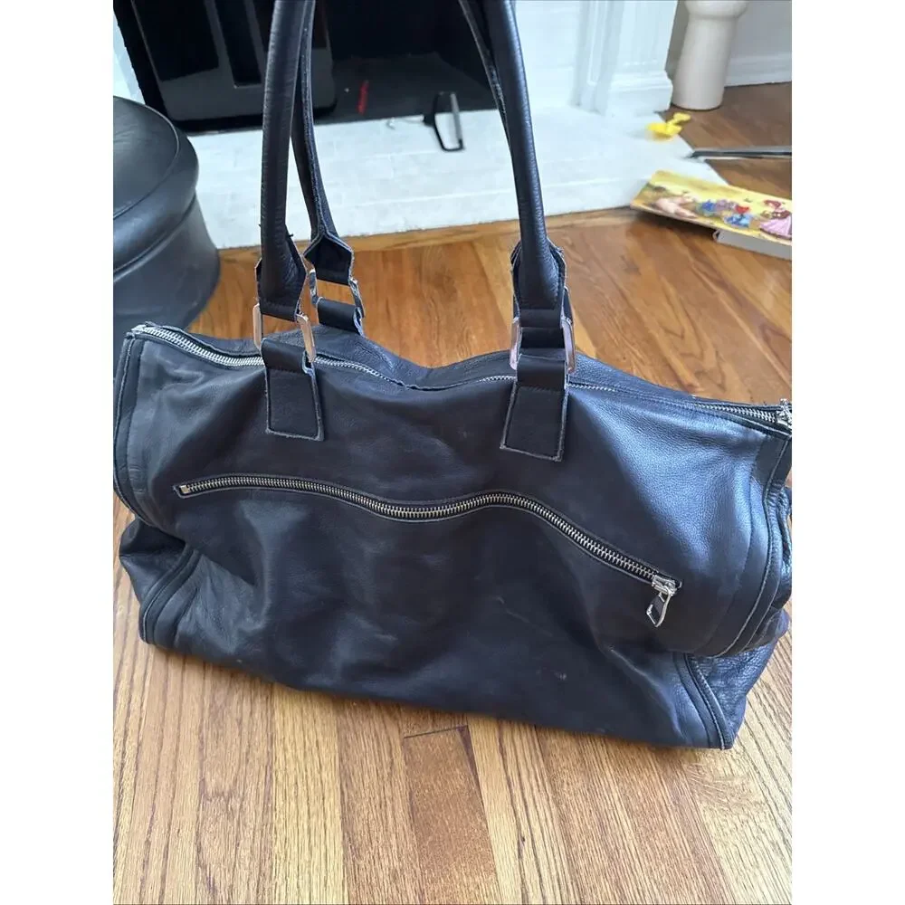 MUSIKA FRERE Handcrafted Leather Duffle Bag